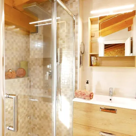 Σπίτι διακοπών Charming Cabin With Fireplace In 38 M² *