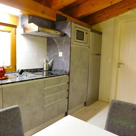 Charming Cabin With Fireplace In 38 M² * Tubilla del Lago