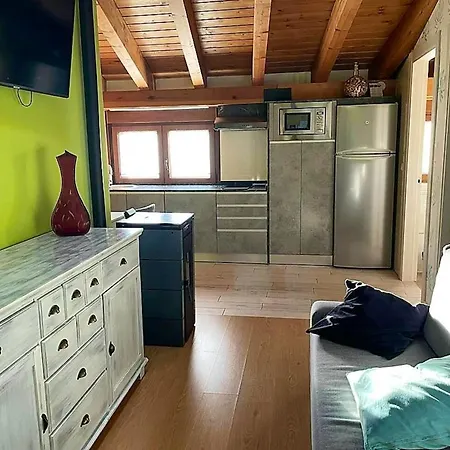 Charming Cabin With Fireplace In 38 M² Σπίτι διακοπών *