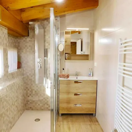 Σπίτι διακοπών Charming Cabin With Fireplace In 38 M²