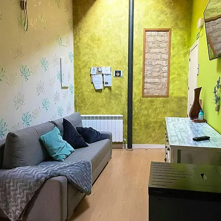Charming Cabin With Fireplace In 38 M²