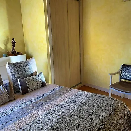 Σπίτι διακοπών Charming Cabin With Fireplace In 38 M² Tubilla del Lago